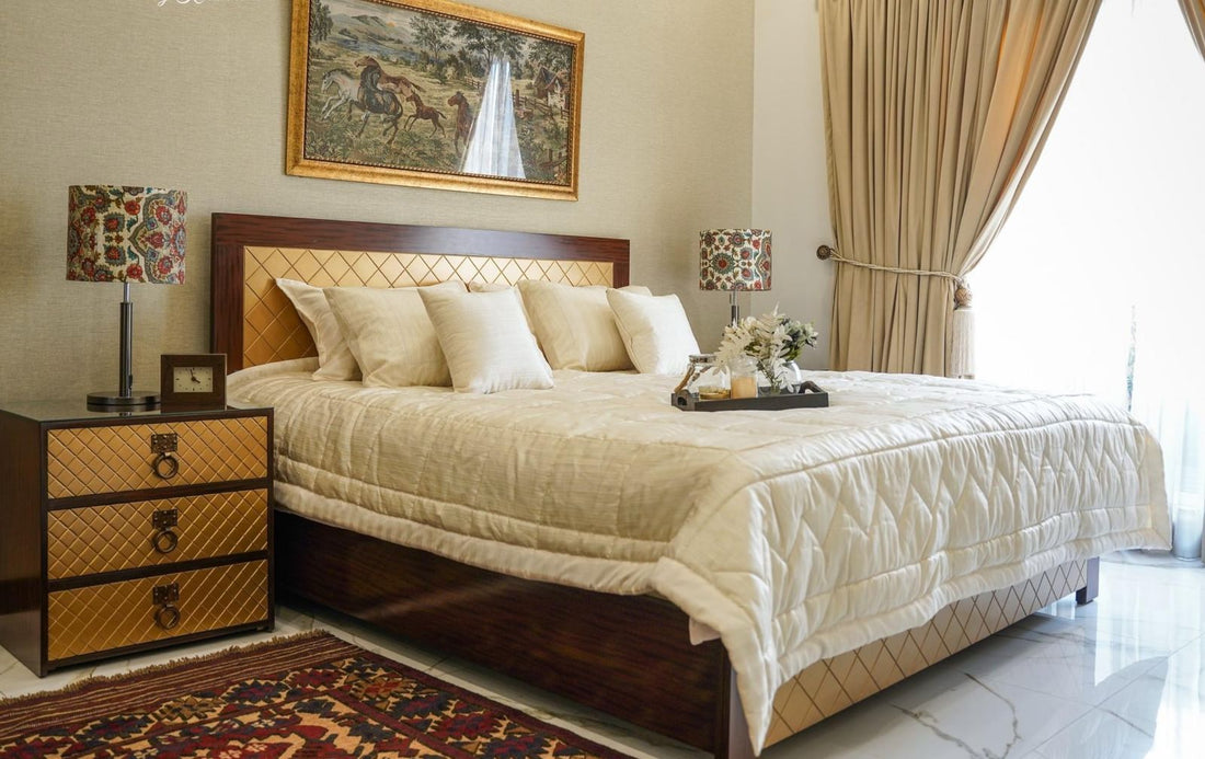 Luxurious 4-Piece Bedroom Set: Bed, 2 Side Tables, Dresser & Mirror - Fully Customizable