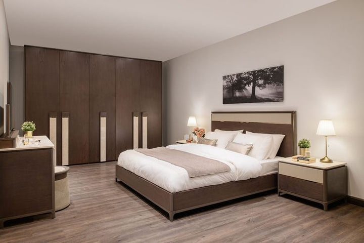 Luxurious 4-Piece Bedroom Set: Bed, 2 Side Tables, Dresser & Mirror - Fully Customizable