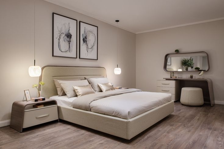 Luxurious 4-Piece Bedroom Set: Bed, 2 Side Tables, Dresser & Mirror - Fully Customizable